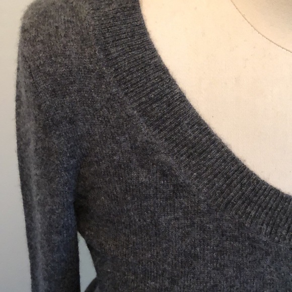 Theory cashmere pull over sweater - Picture 2 of 3